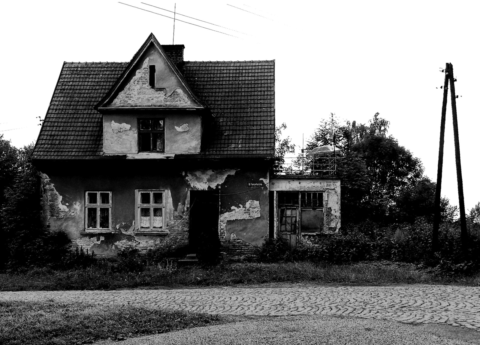 haunted-house-1225739-1599x1148.jpg